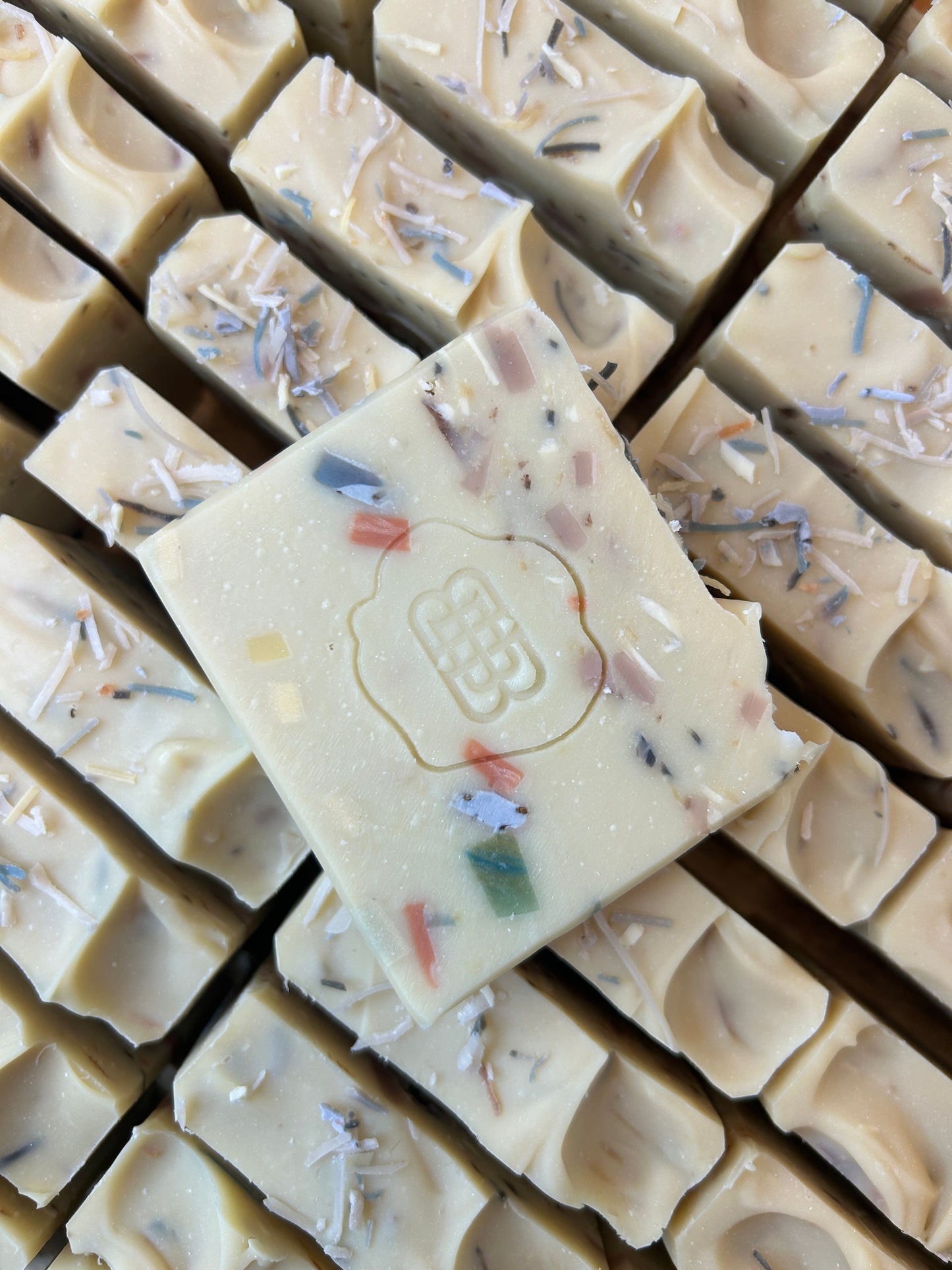 Confetti Body Soap 5oz, Uplifted Grapefruit Wood undertones, Grit: Fine