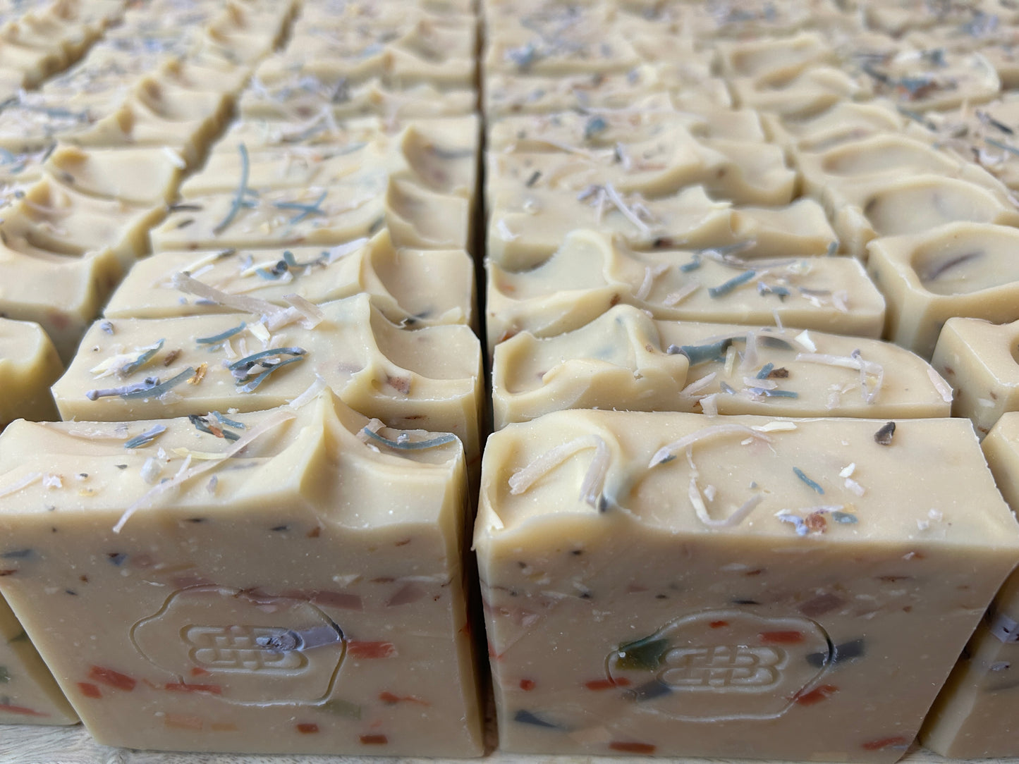 Confetti Body Soap 5oz, Uplifted Grapefruit Wood undertones, Grit: Fine