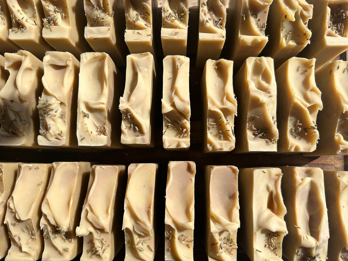 Lemony Lavender Goat Body Soap 5oz, Floral-Fresh-Lemony, Grit: Fine