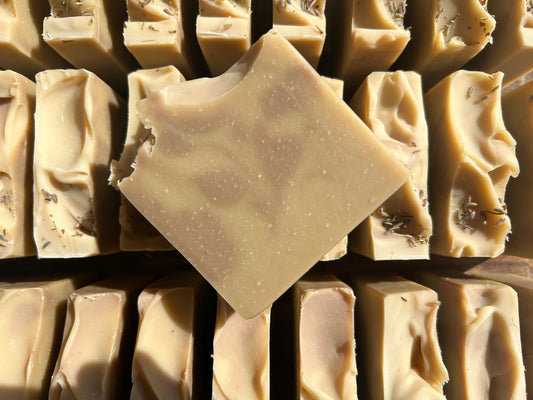 Lovely Lavender Soap 5oz, Floral-Fresh-Lemony, Grit: Fine