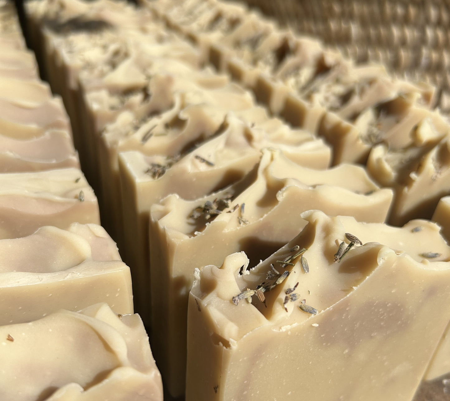 Lemony Lavender Goat Body Soap 5oz, Floral-Fresh-Lemony, Grit: Fine